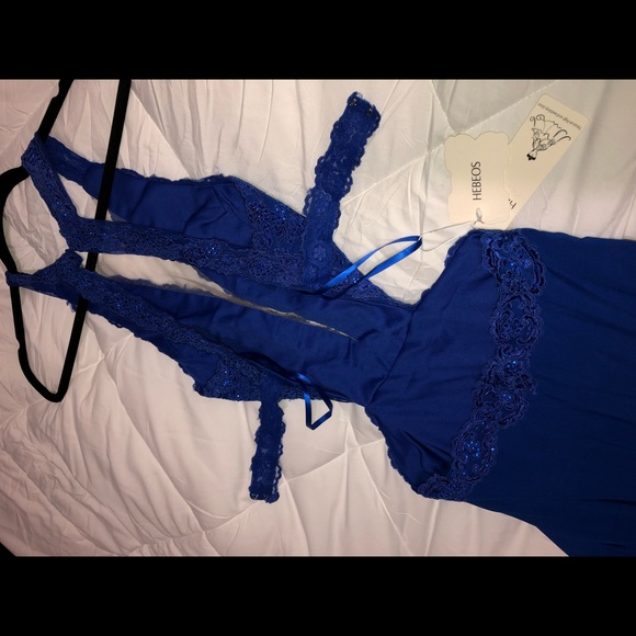 PROM DRESS - Picture 3 of 3